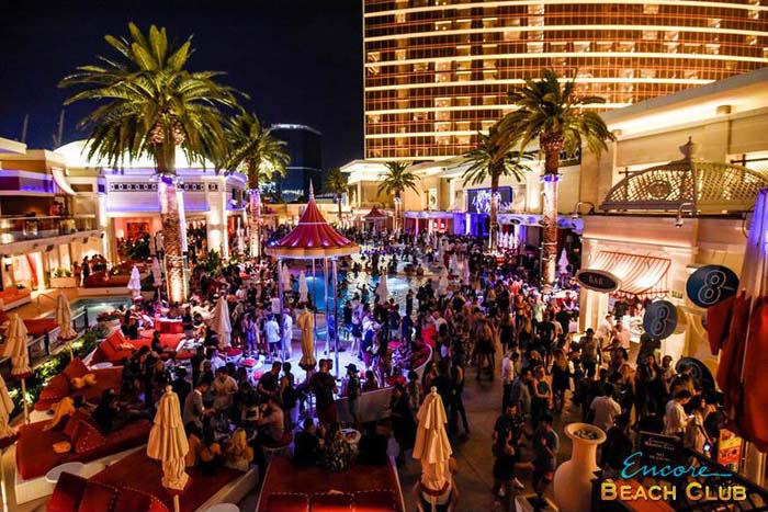 encore-beach-club-at-night-nightclub-las-vegas-2020